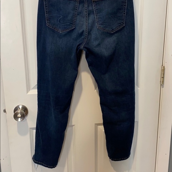 EUC Silver Jeans Calley Slim Crop High Waist - Picture 7 of 16